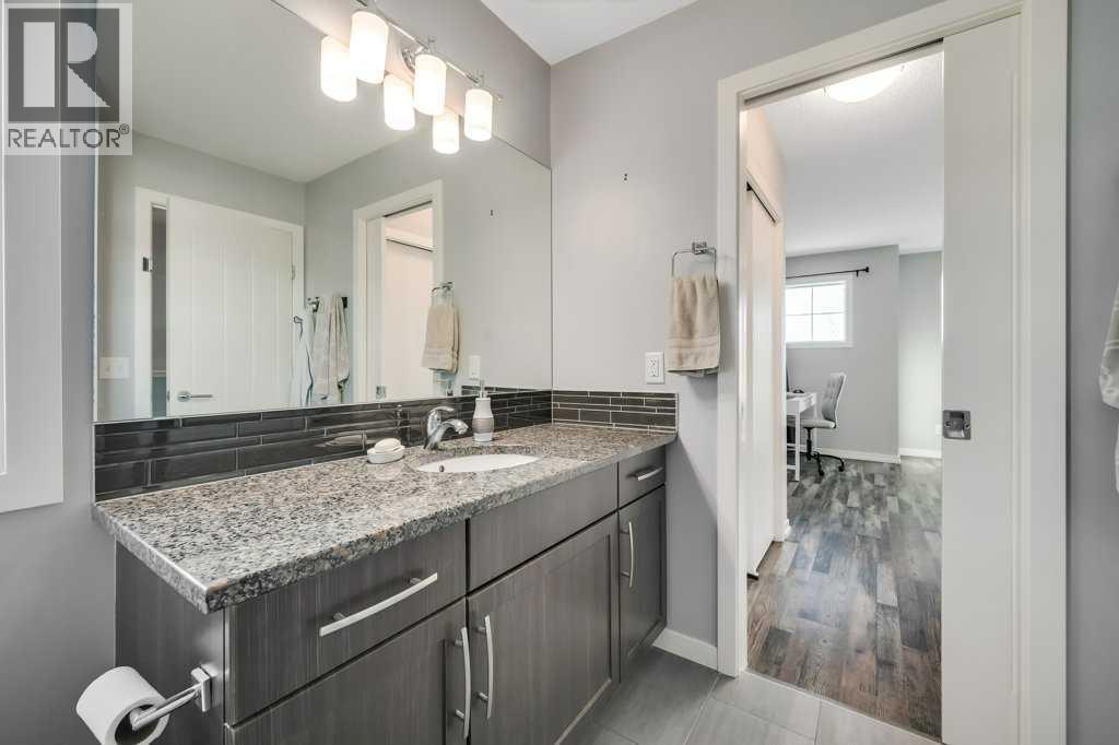 101 Sunset Drive, Cochrane