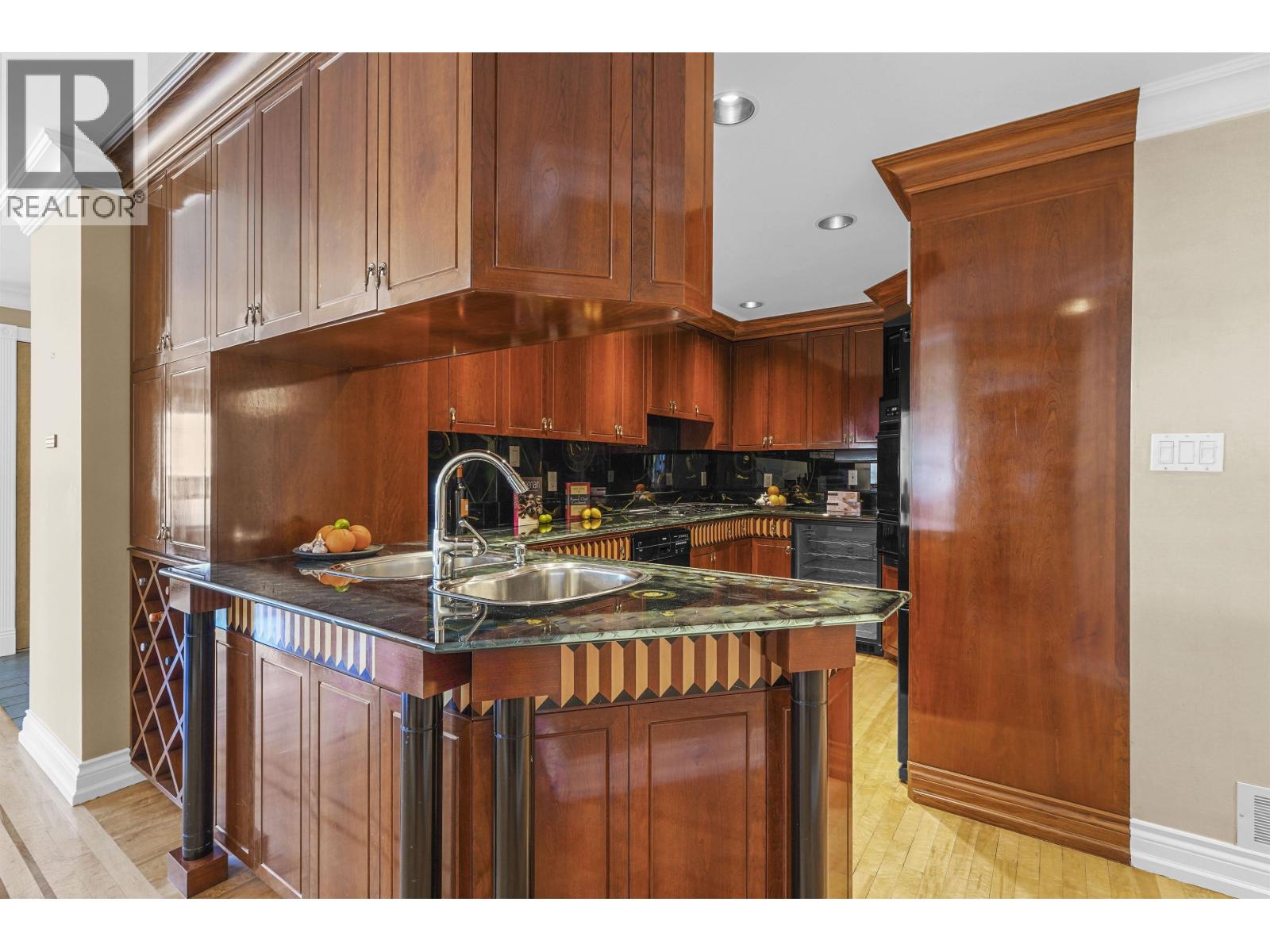 1130 IRONWORK PASSAGE, Vancouver