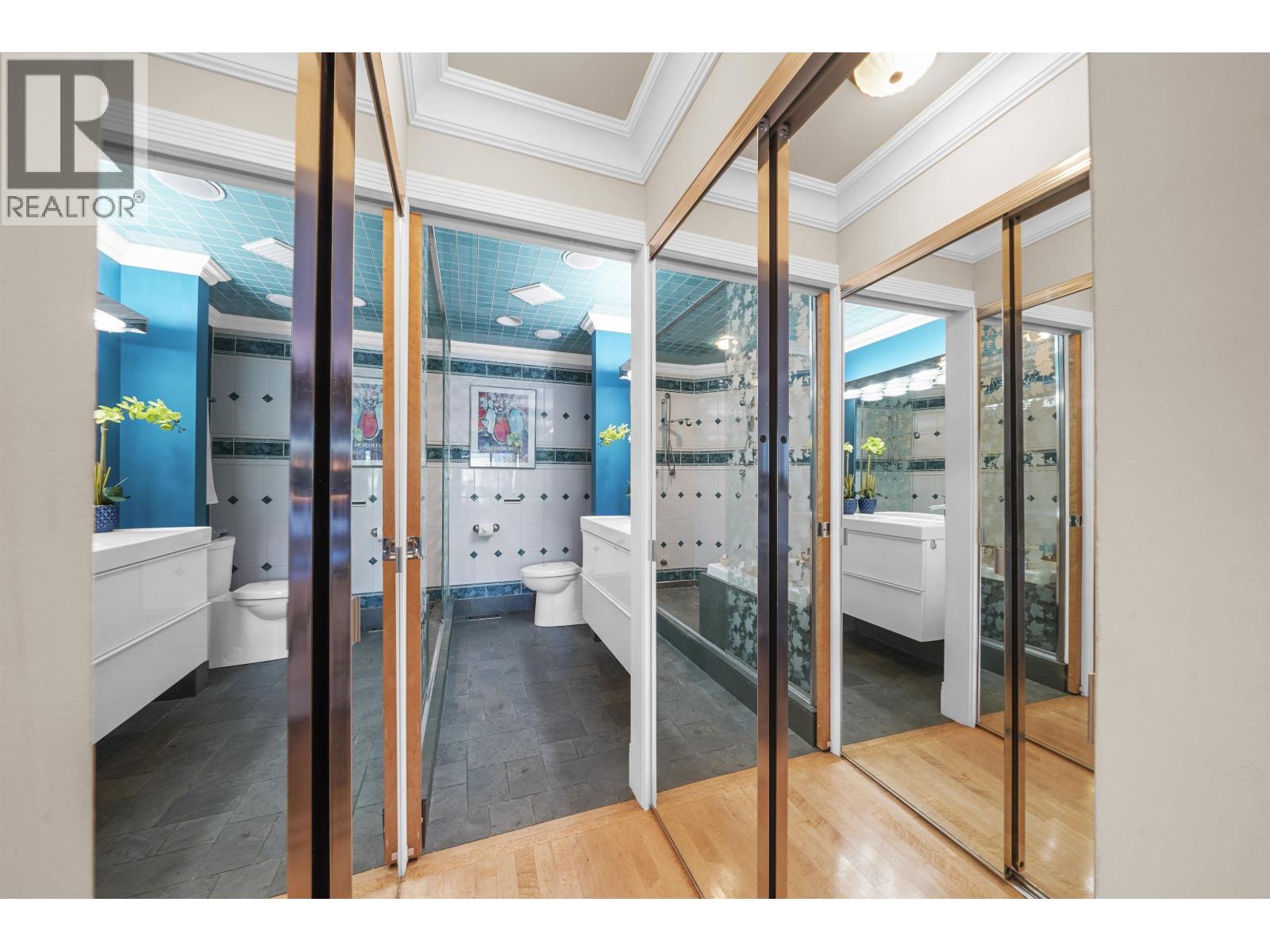 1130 IRONWORK PASSAGE, Vancouver