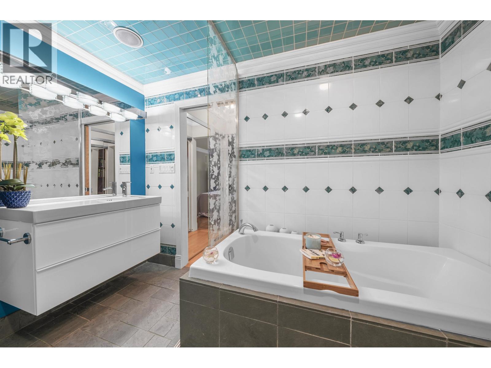 1130 IRONWORK PASSAGE, Vancouver