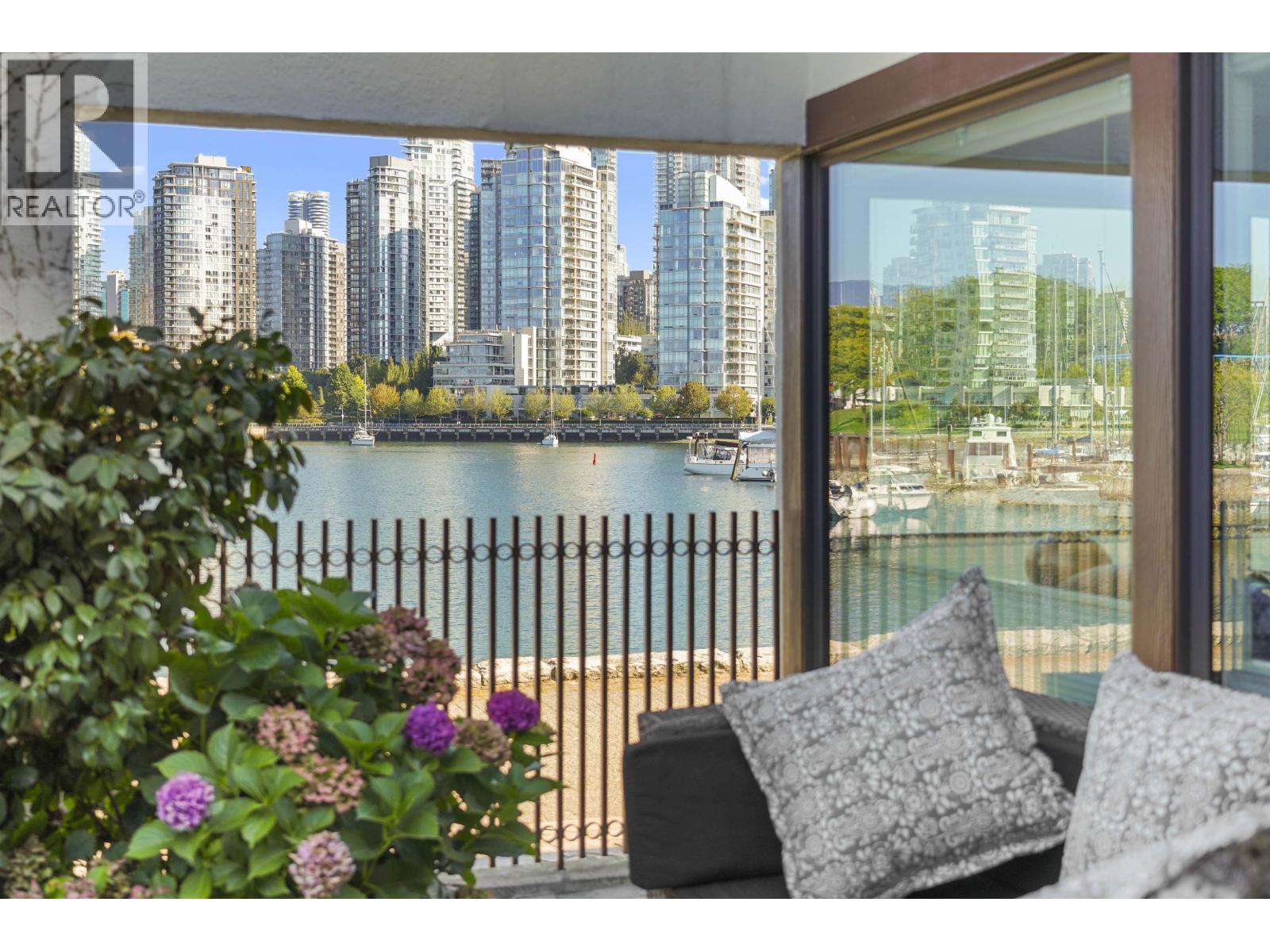 1130 IRONWORK PASSAGE, Vancouver