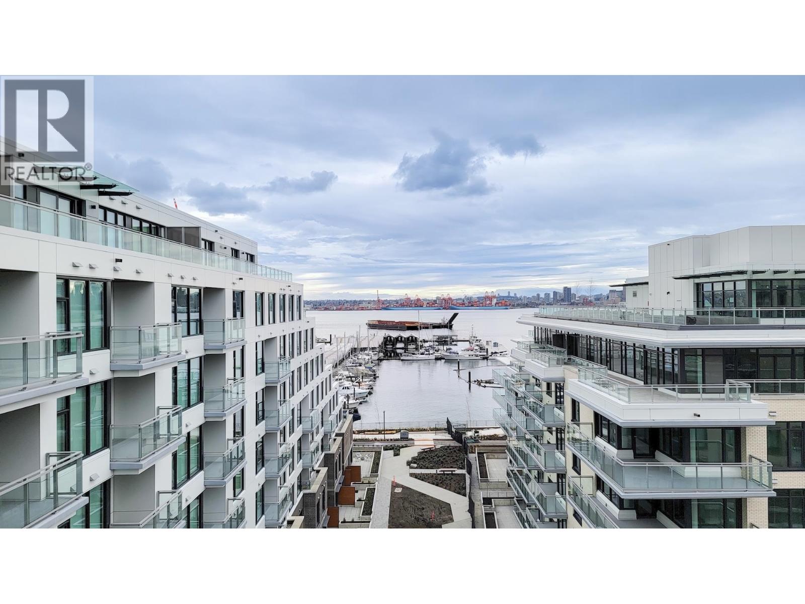 327 755 HARBOURSIDE DRIVE