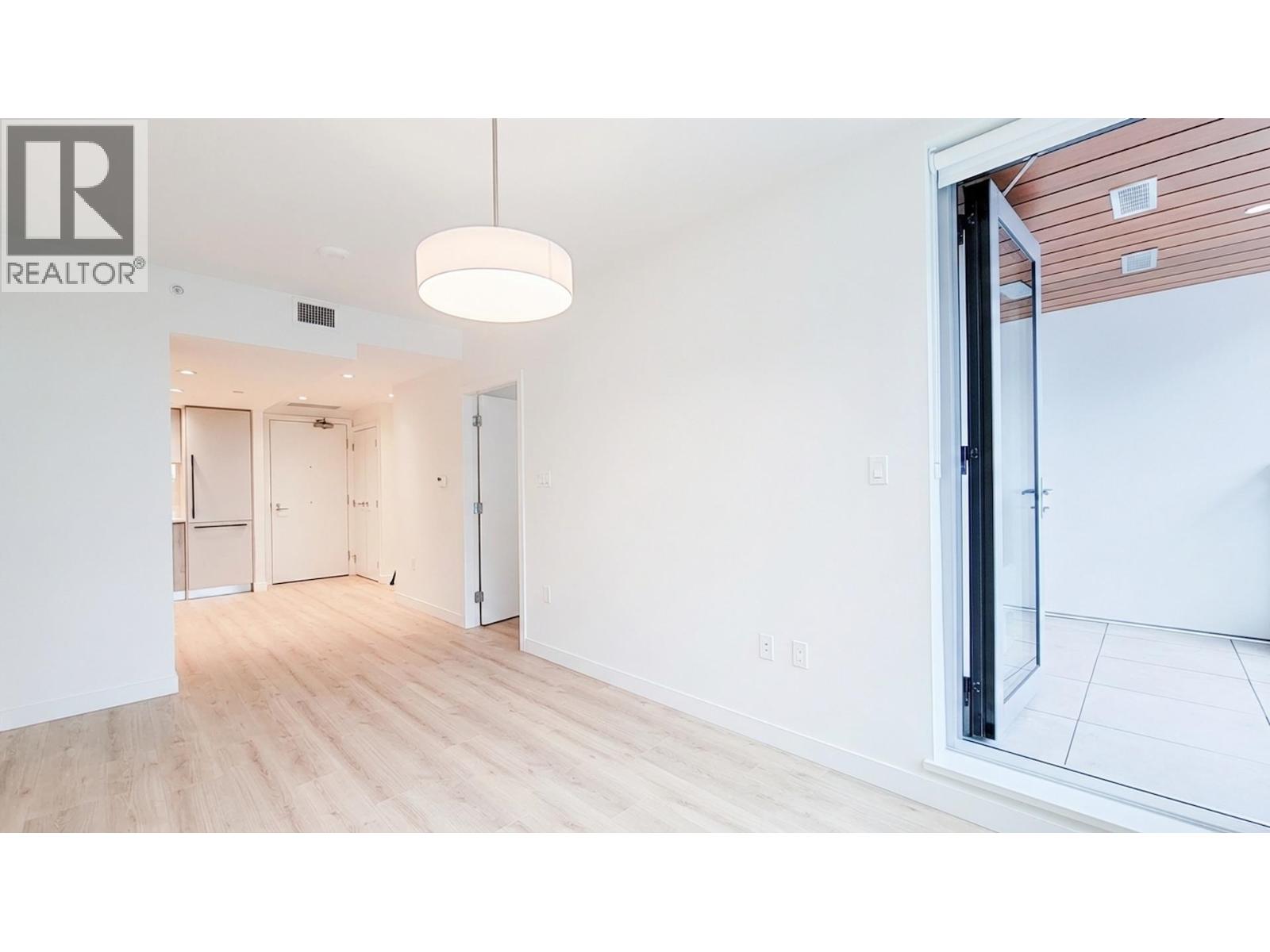 327 755 HARBOURSIDE DRIVE — photo 3