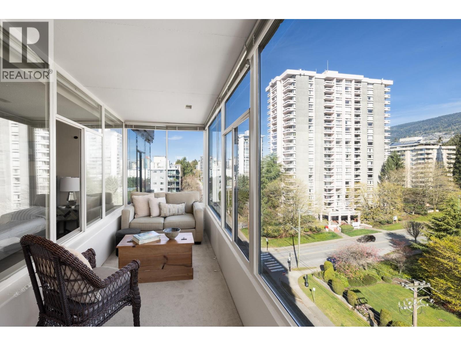 903 1480 DUCHESS AVENUE, West Vancouver