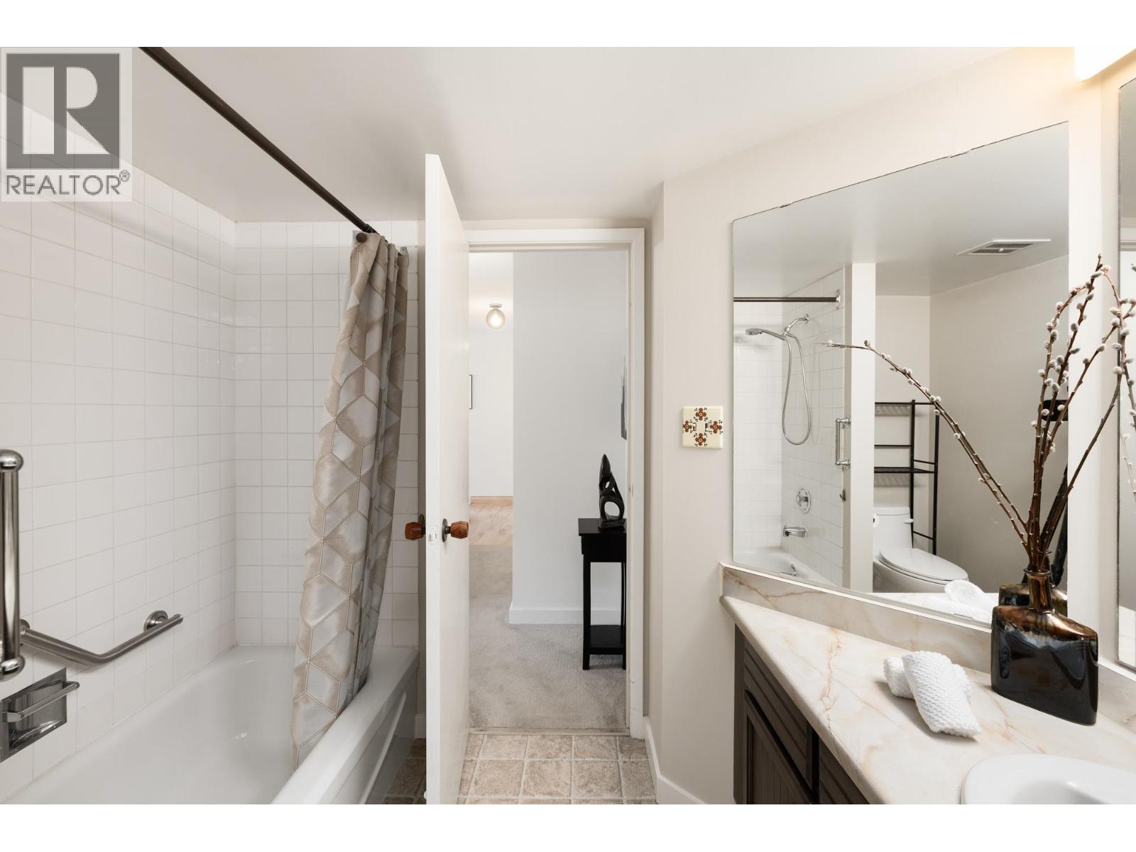 903 1480 DUCHESS AVENUE, West Vancouver