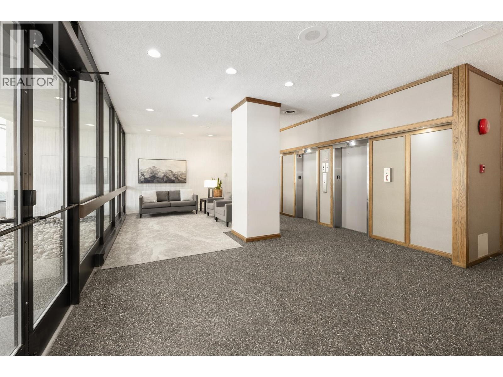 903 1480 DUCHESS AVENUE, West Vancouver