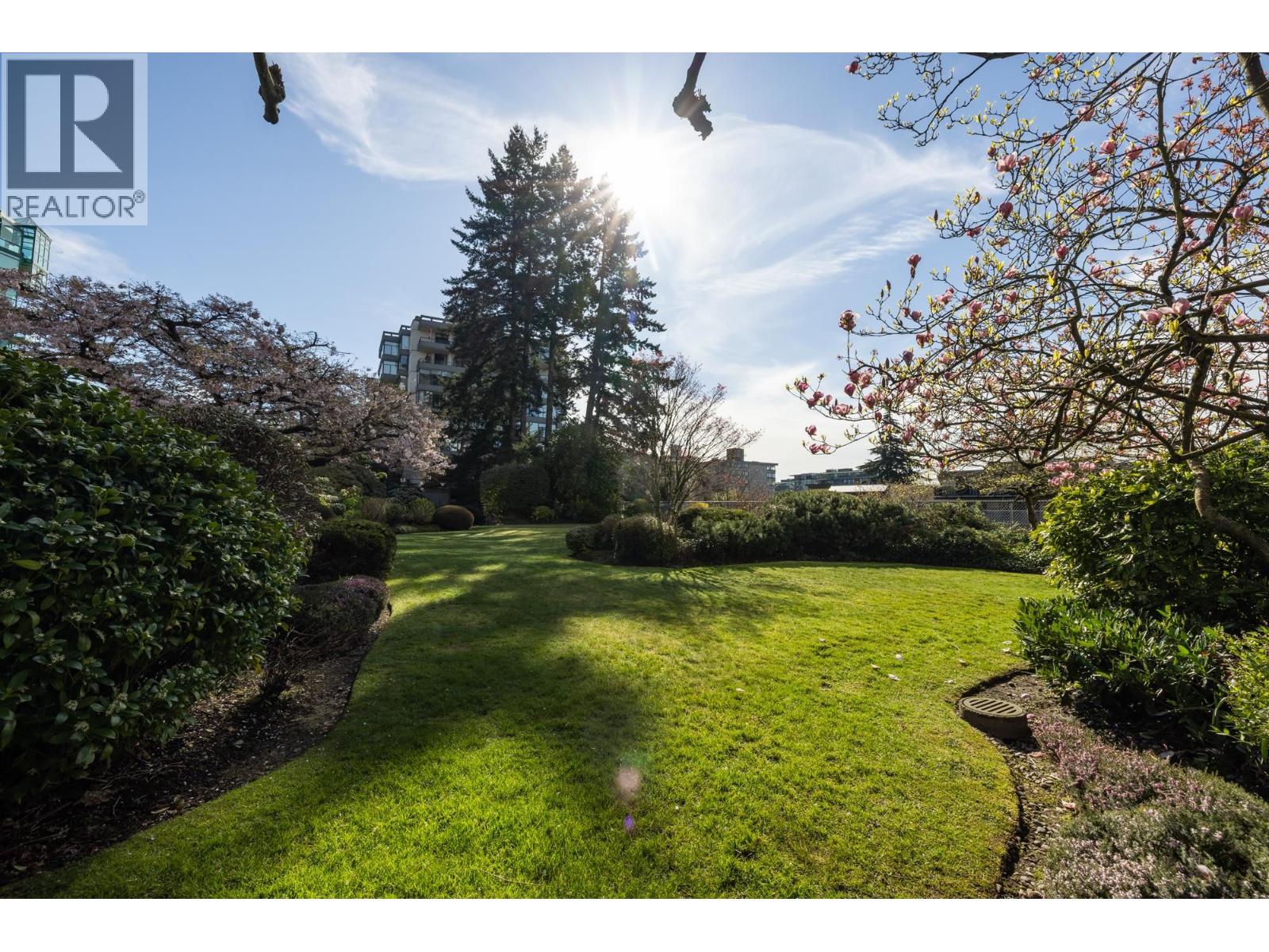 903 1480 DUCHESS AVENUE, West Vancouver