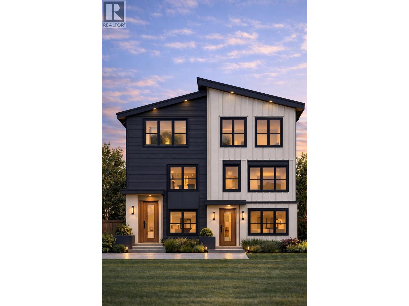 2 2850 E 43RD AVENUE