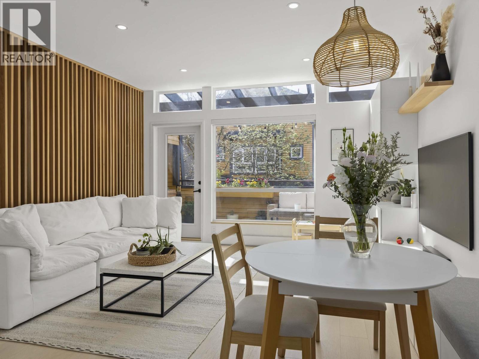 1065 E PENDER STREET, Vancouver