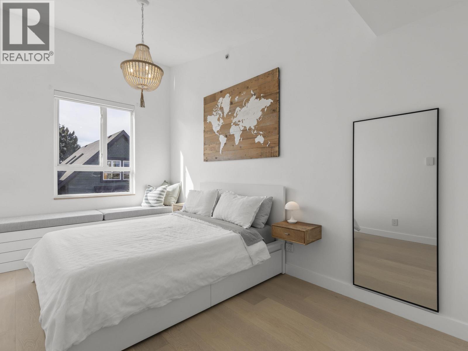 1065 E PENDER STREET, Vancouver