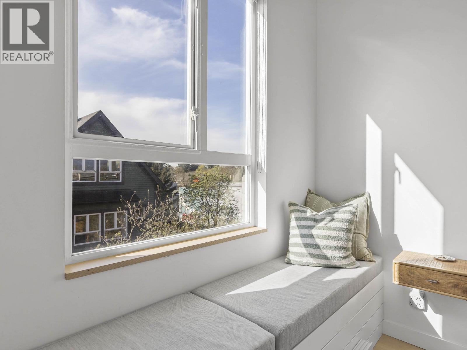 1065 E PENDER STREET, Vancouver