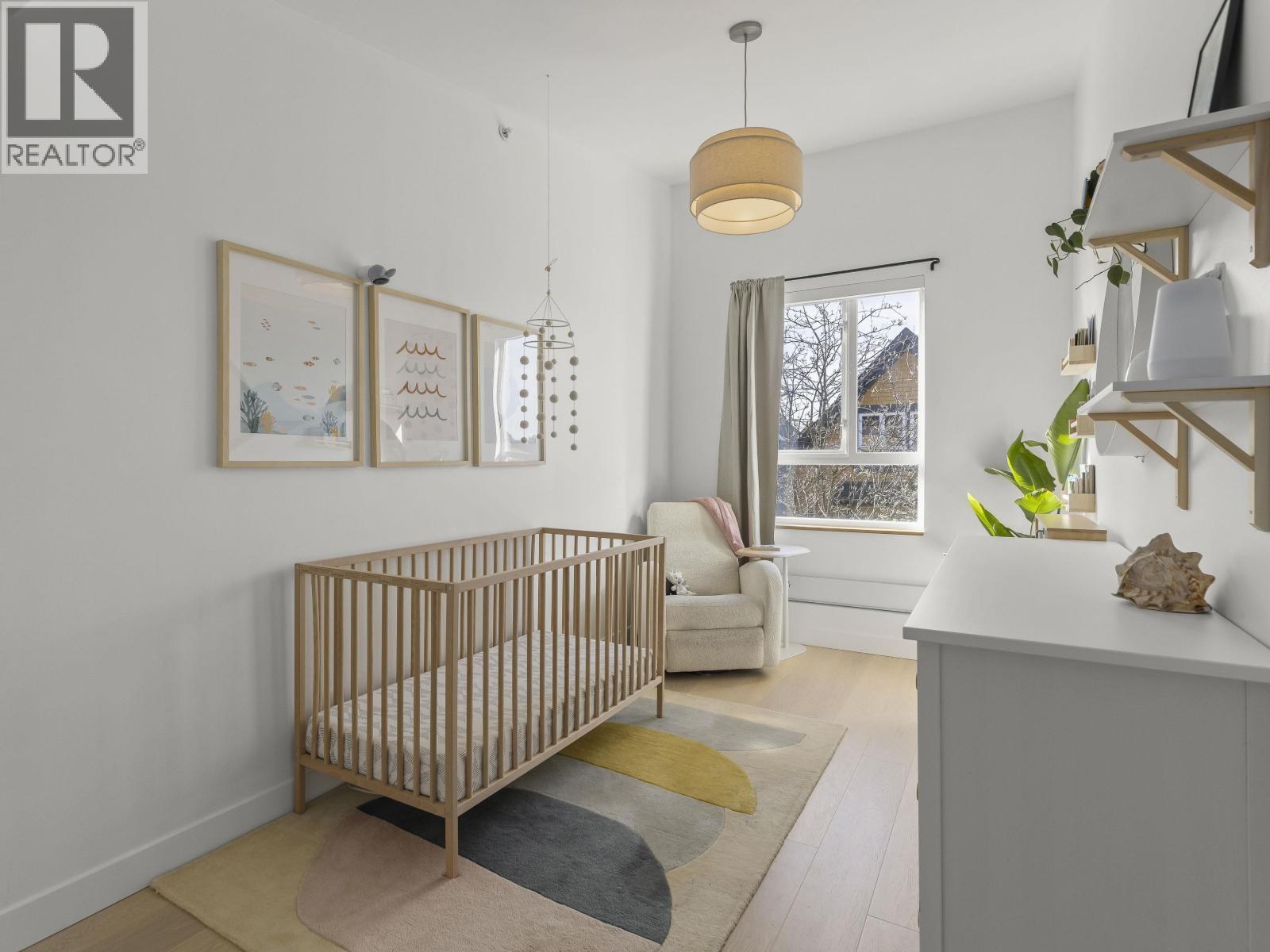 1065 E PENDER STREET, Vancouver