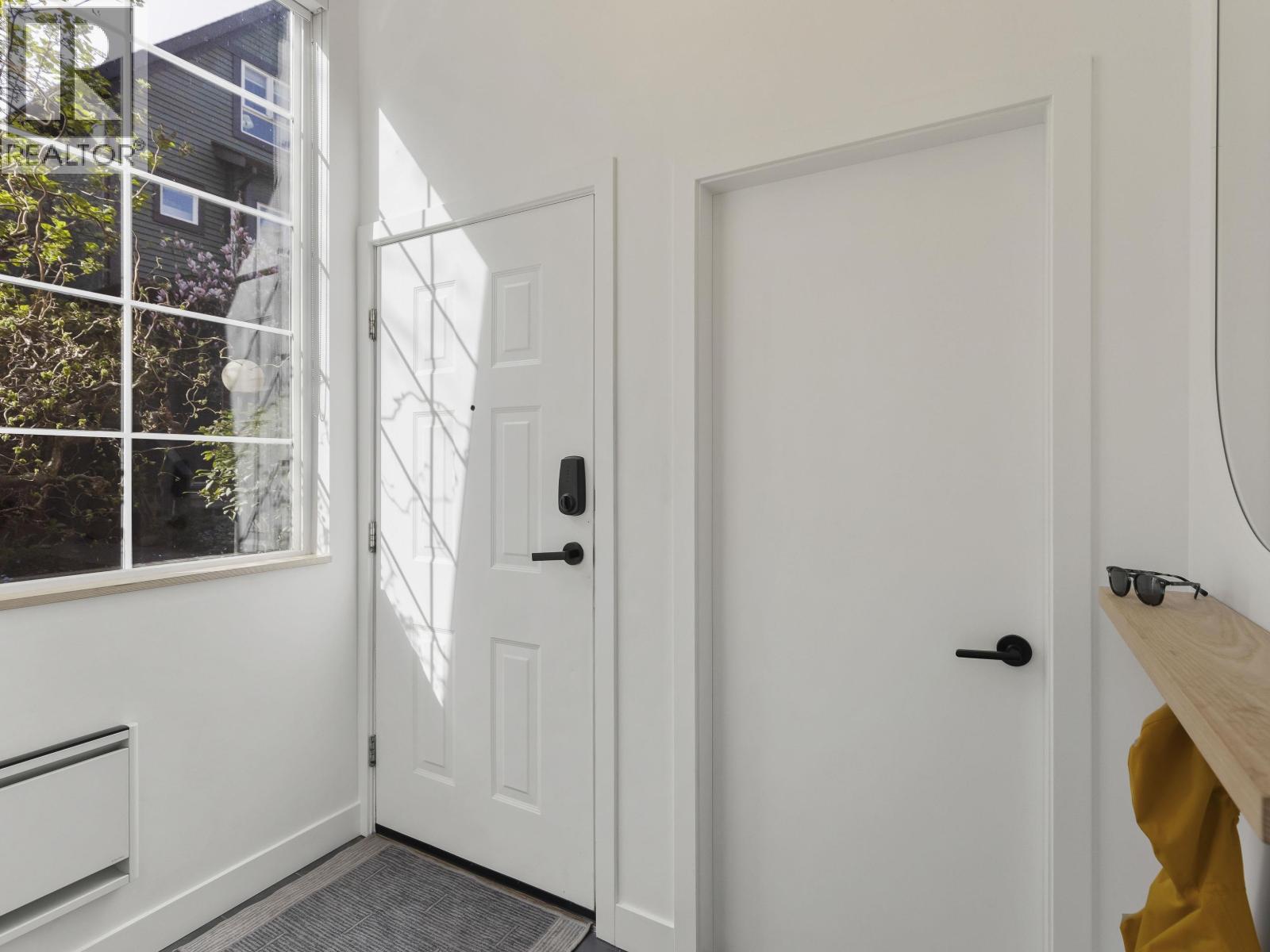 1065 E PENDER STREET, Vancouver