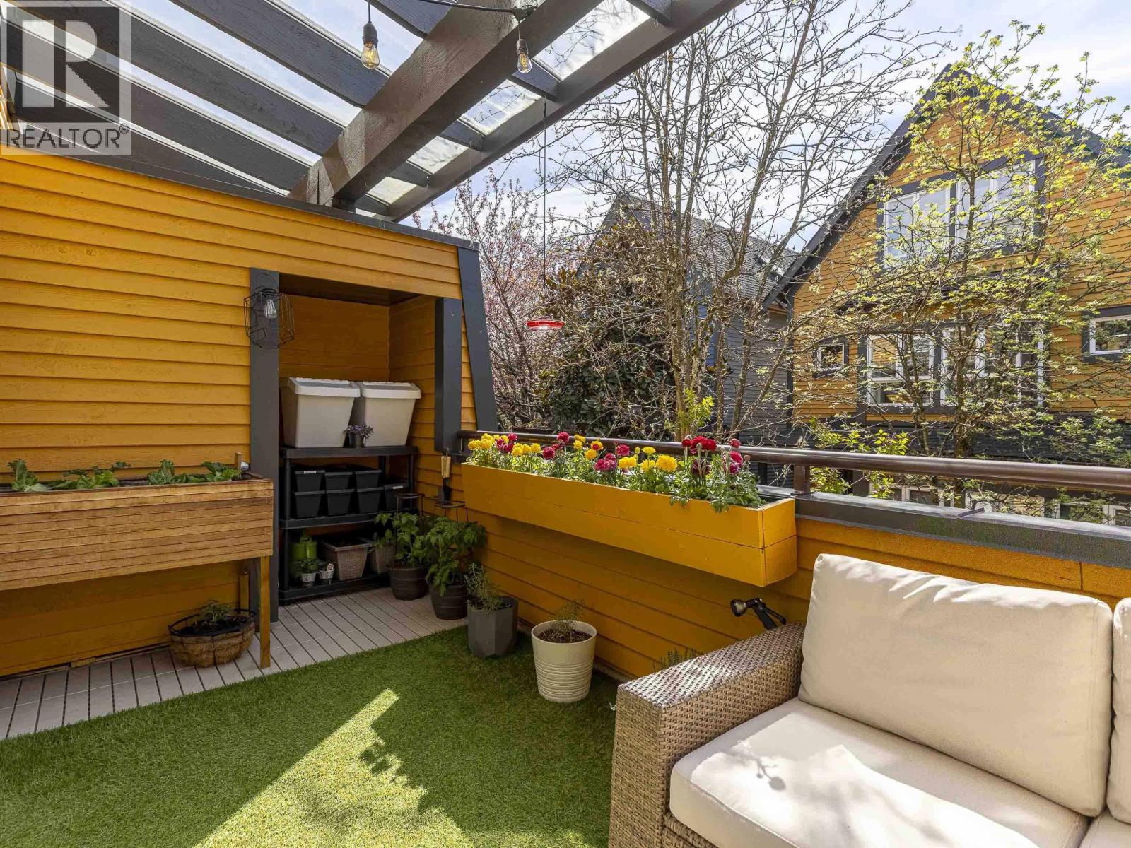 1065 E PENDER STREET, Vancouver