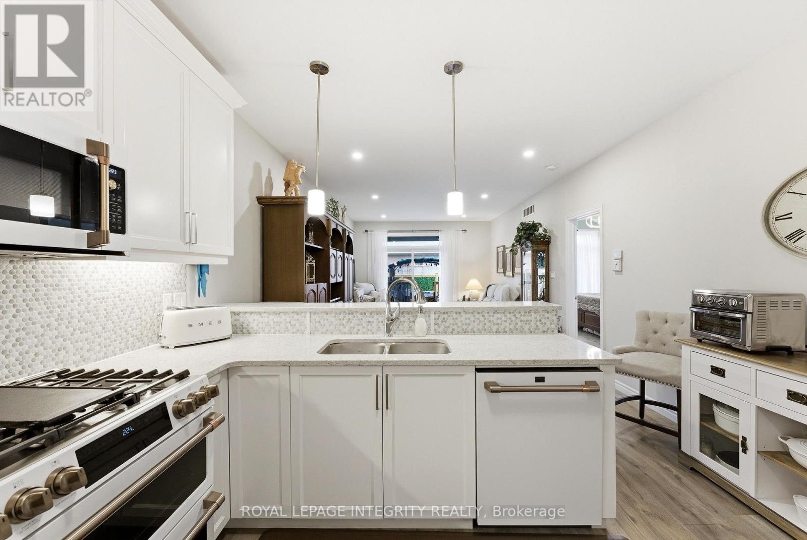 64 COVINGTON CRESCENT - 18