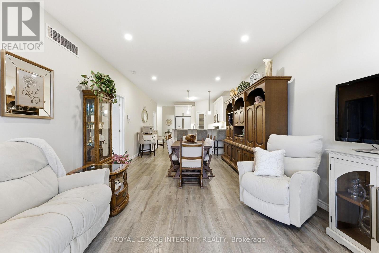 64 COVINGTON CRESCENT - 23