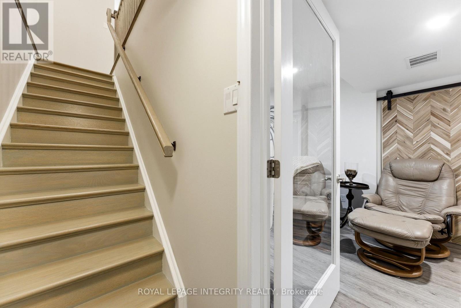 64 COVINGTON CRESCENT - 24