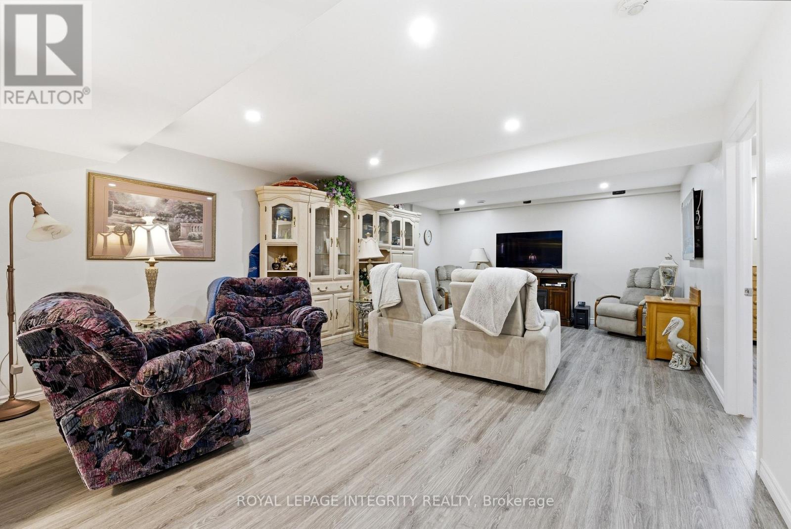 64 COVINGTON CRESCENT - 26
