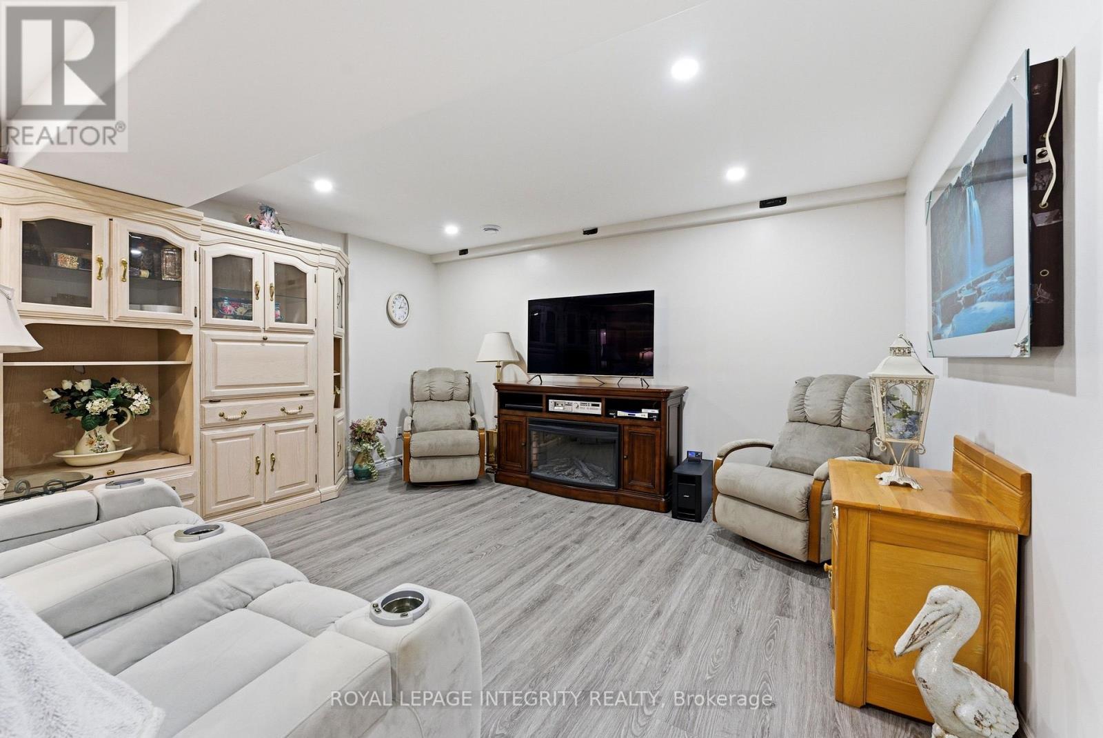 64 COVINGTON CRESCENT - 27