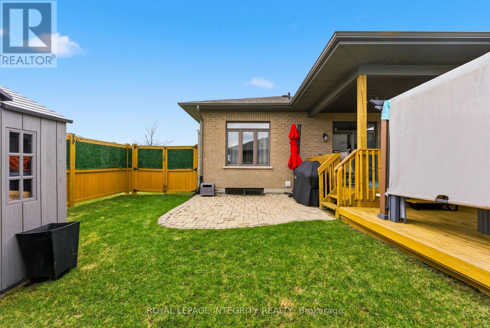 64 COVINGTON CRESCENT — photo 37