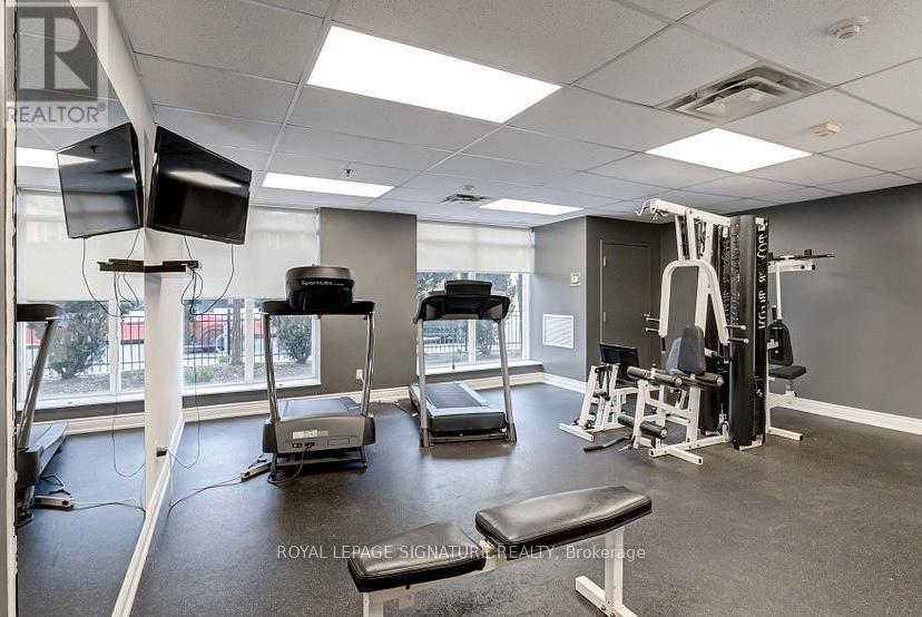 #207 140 BATHURST STREET - 16