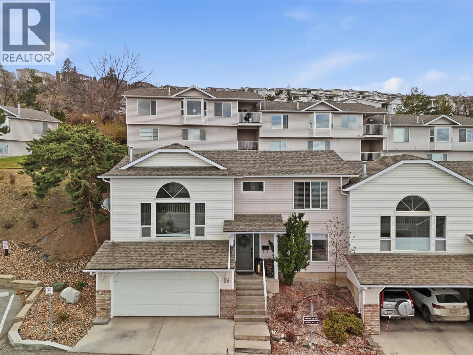 #28 2022 PACIFIC WAY - Image 2