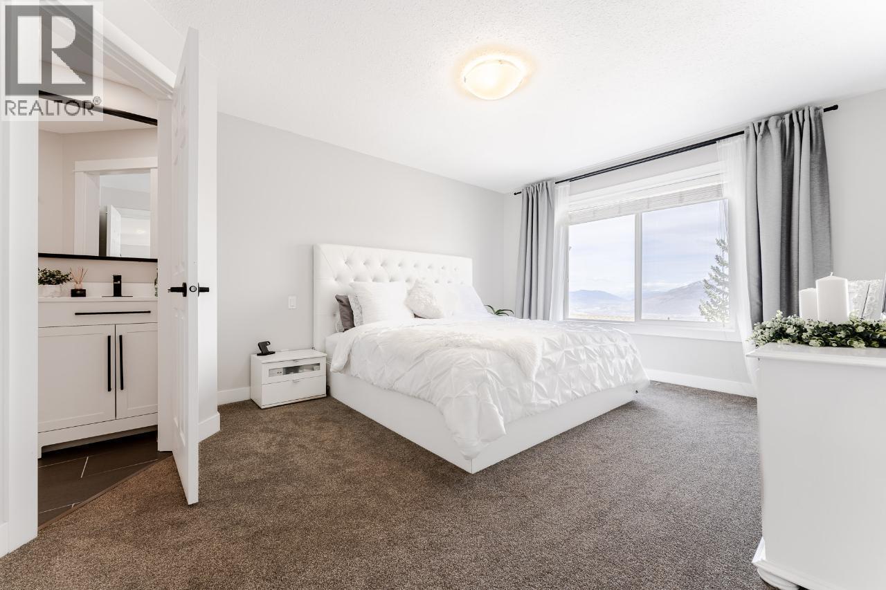 #28 2022 PACIFIC WAY - 24