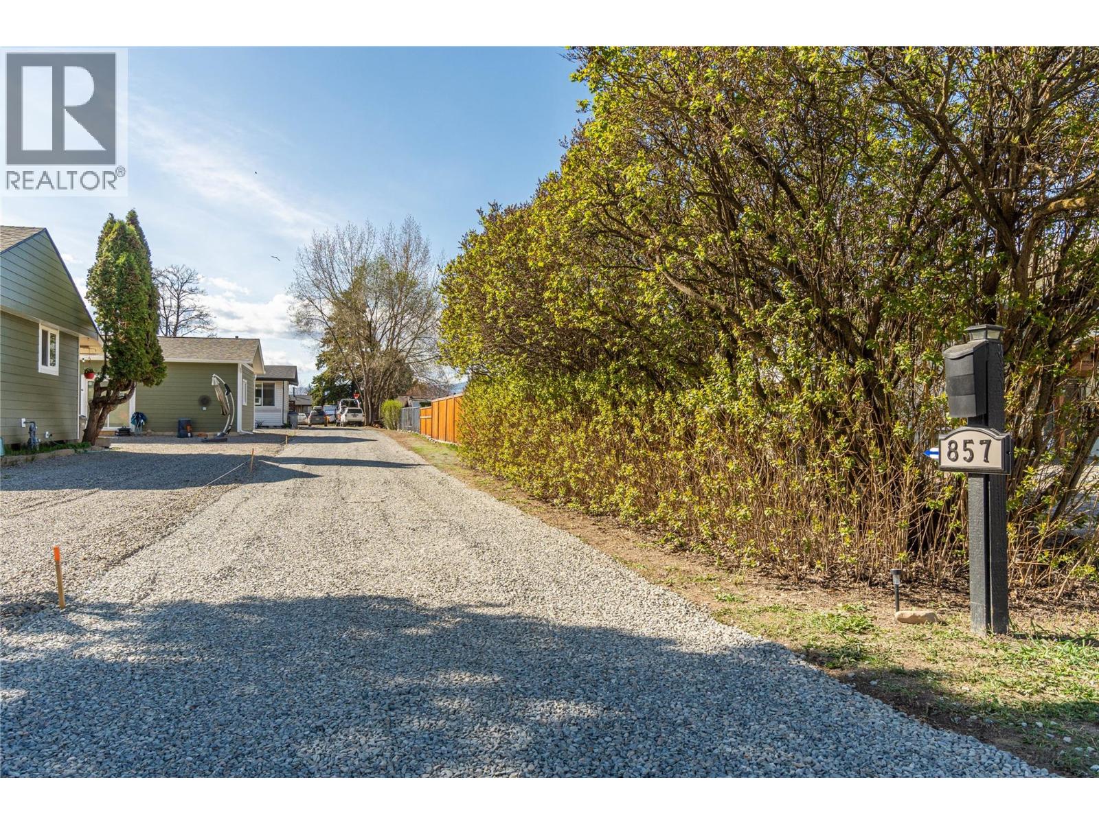 857 MAYNE Road - 2