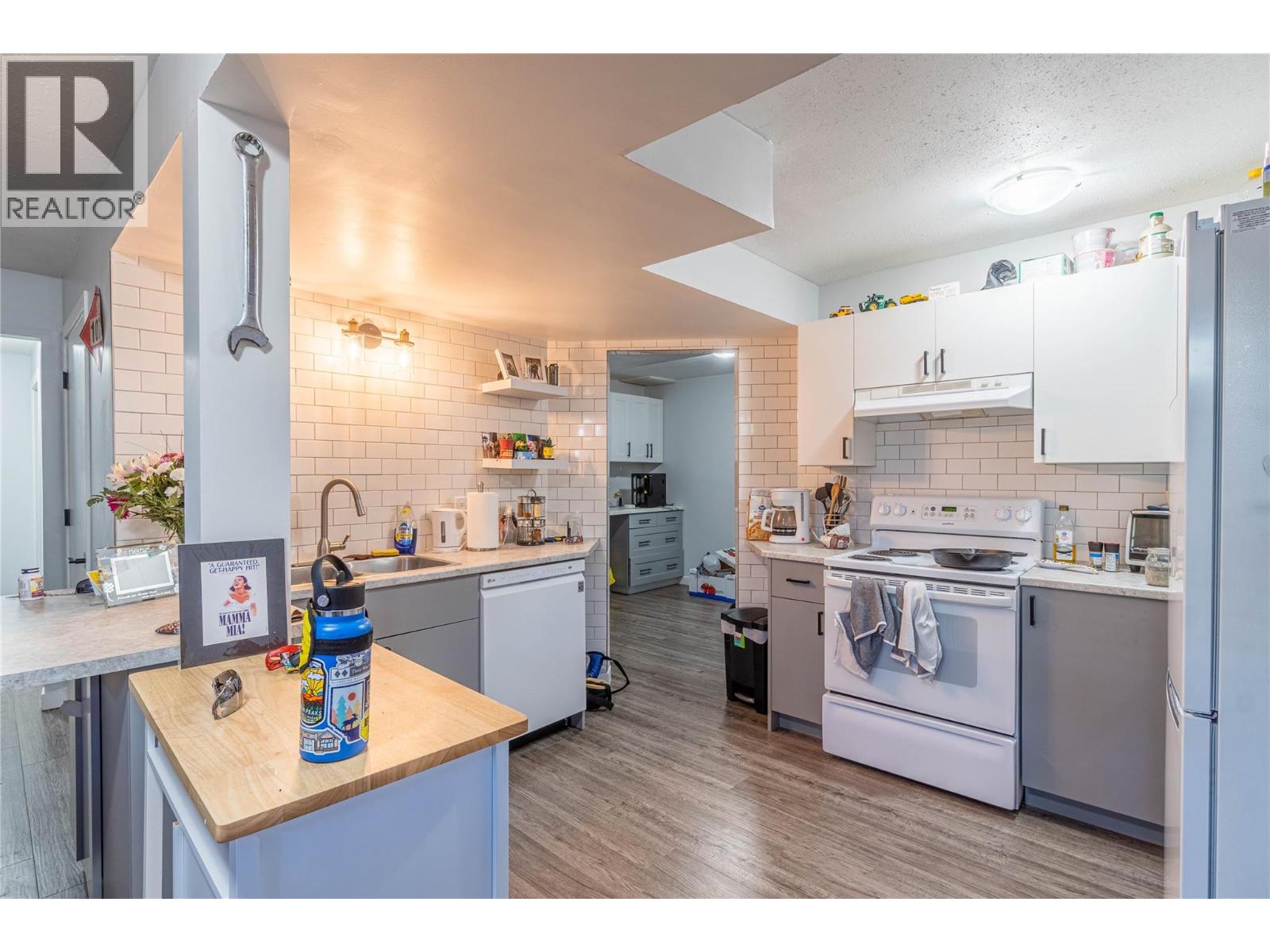 857 MAYNE Road - 37