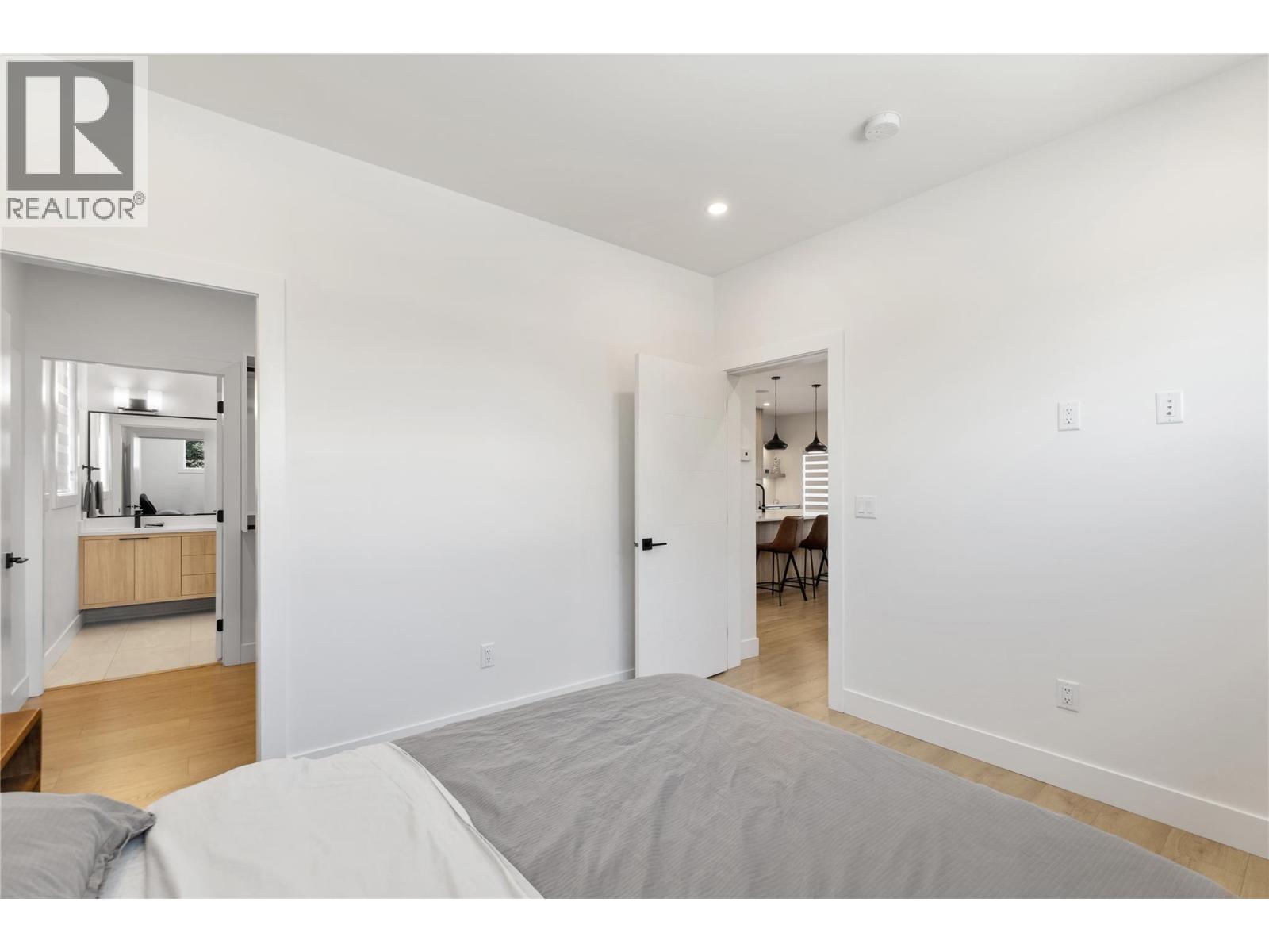 2 1452 Ethel Street, Kelowna