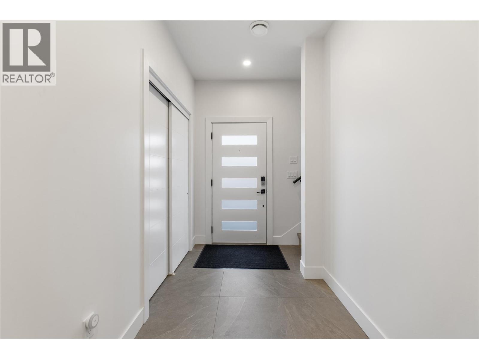 #2 1452 Ethel Street - 29