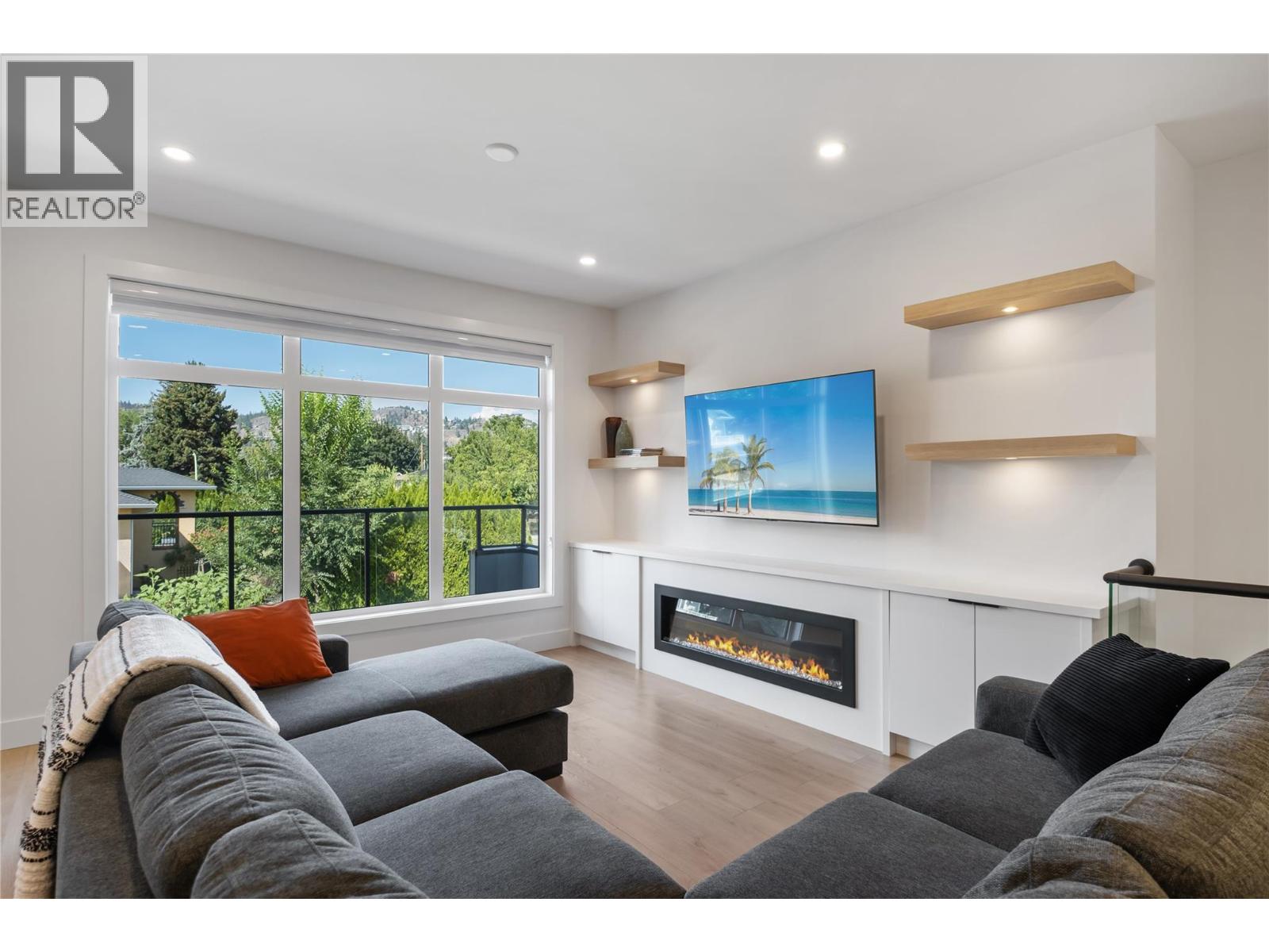 2 1452 Ethel Street, Kelowna