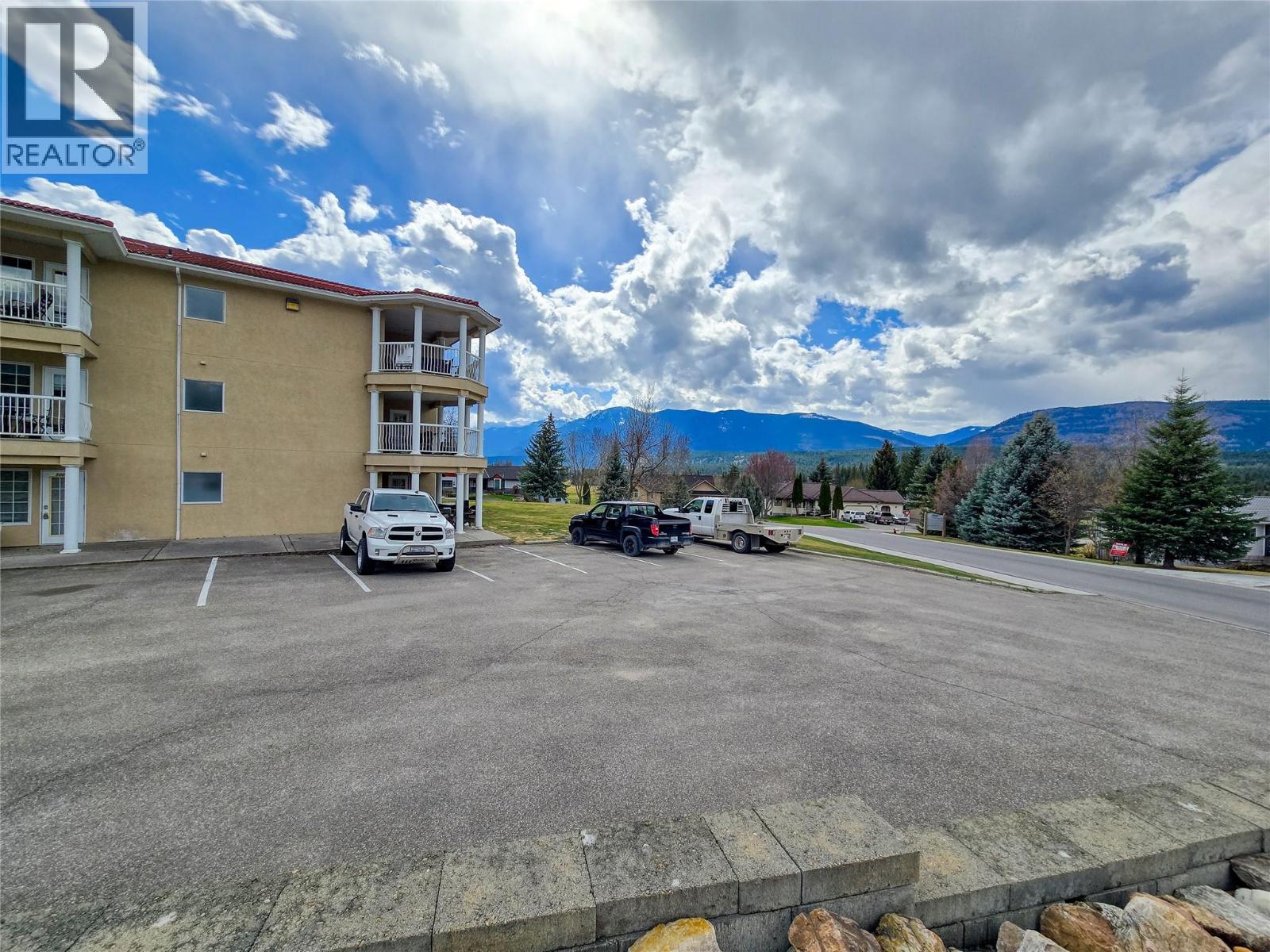 #5012A 5052 Riverview Road - 31