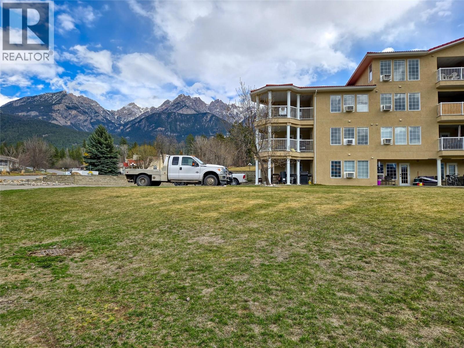#5012A 5052 Riverview Road - 8