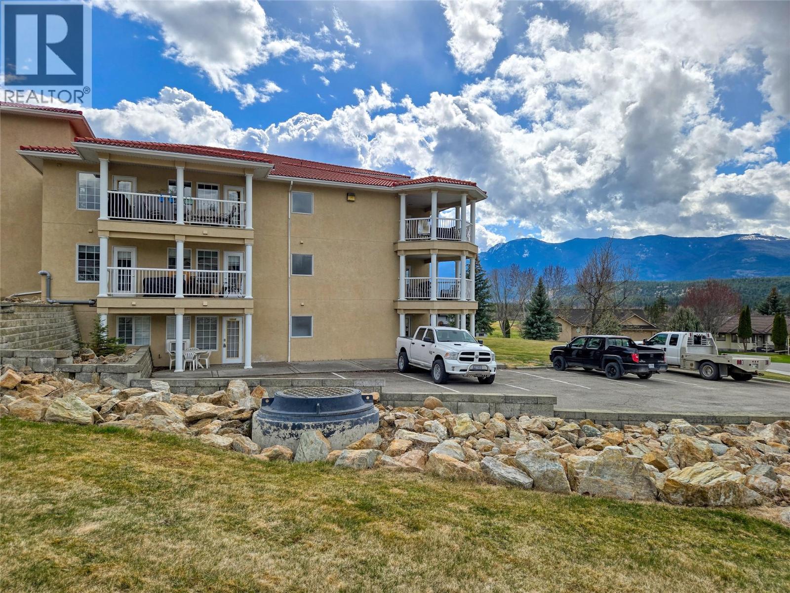 #5012A 5052 Riverview Road - 7