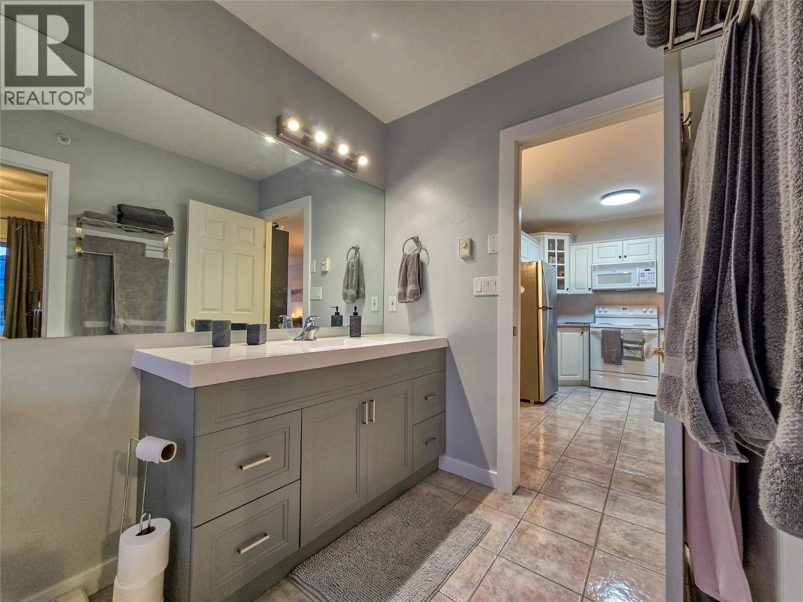 #5012A 5052 Riverview Road - 13