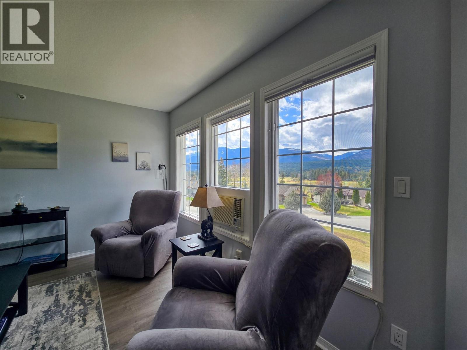 #5012A 5052 Riverview Road - 17