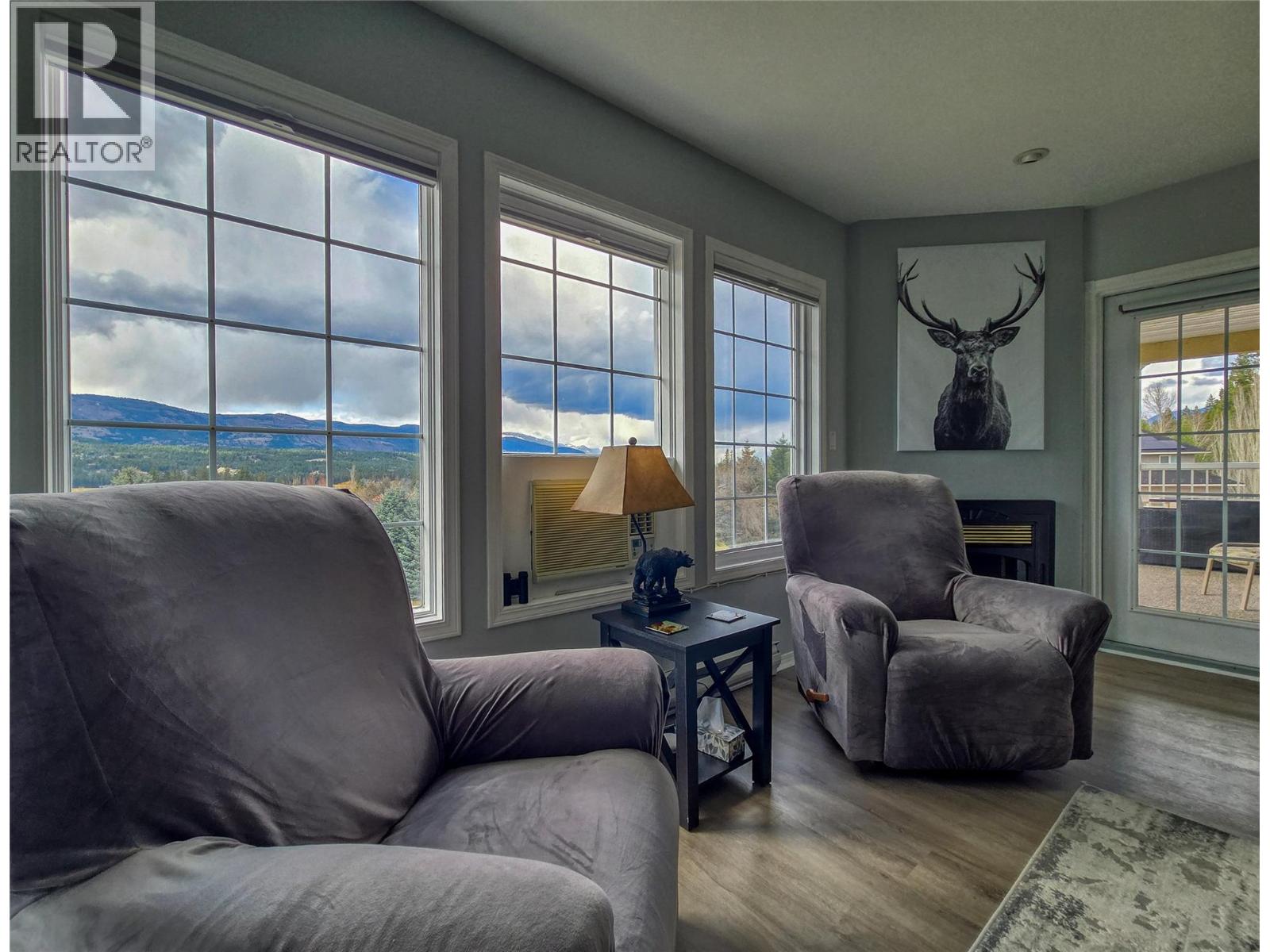 #5012A 5052 Riverview Road - 18