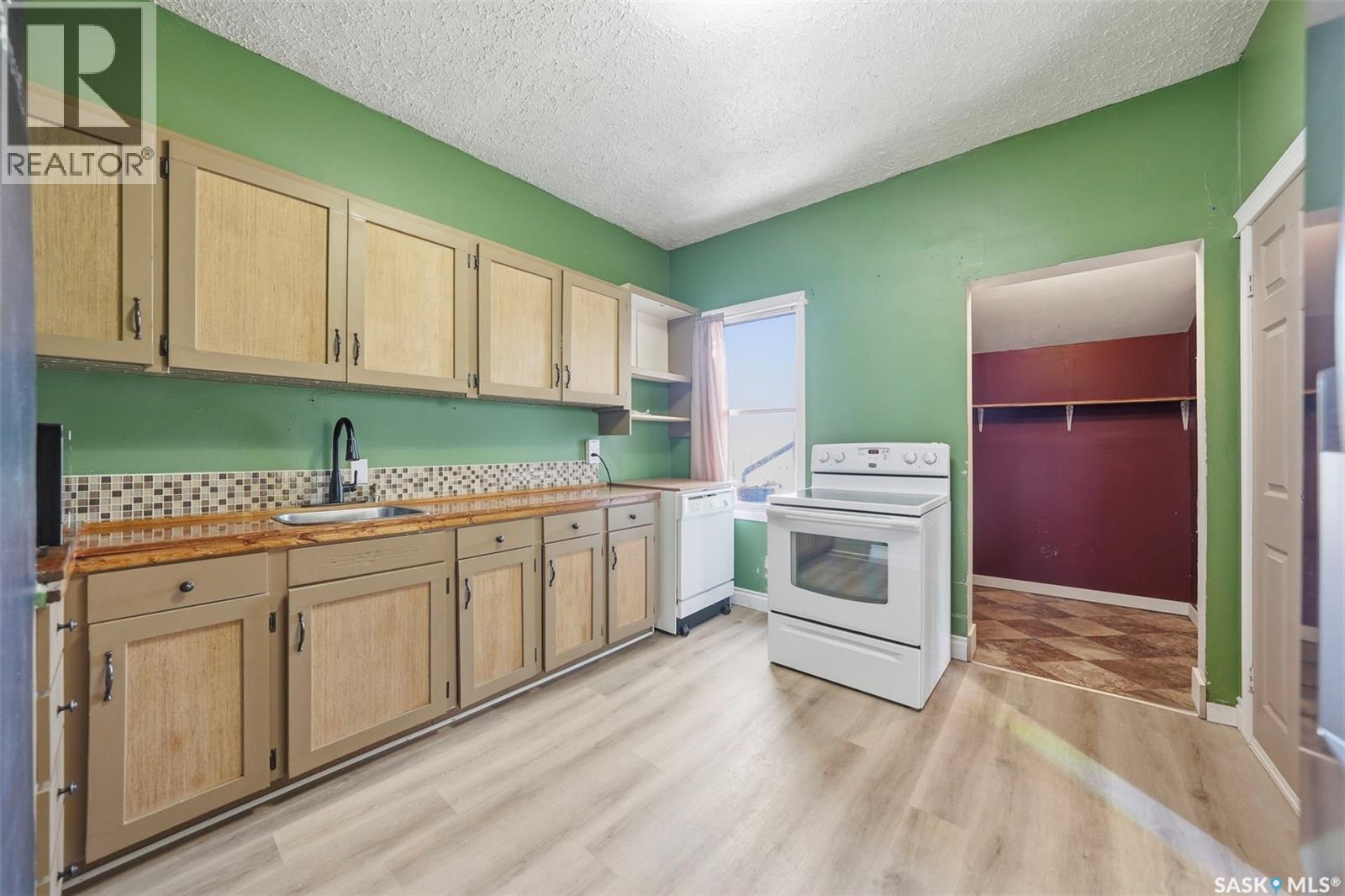 412 H AVENUE S - 8