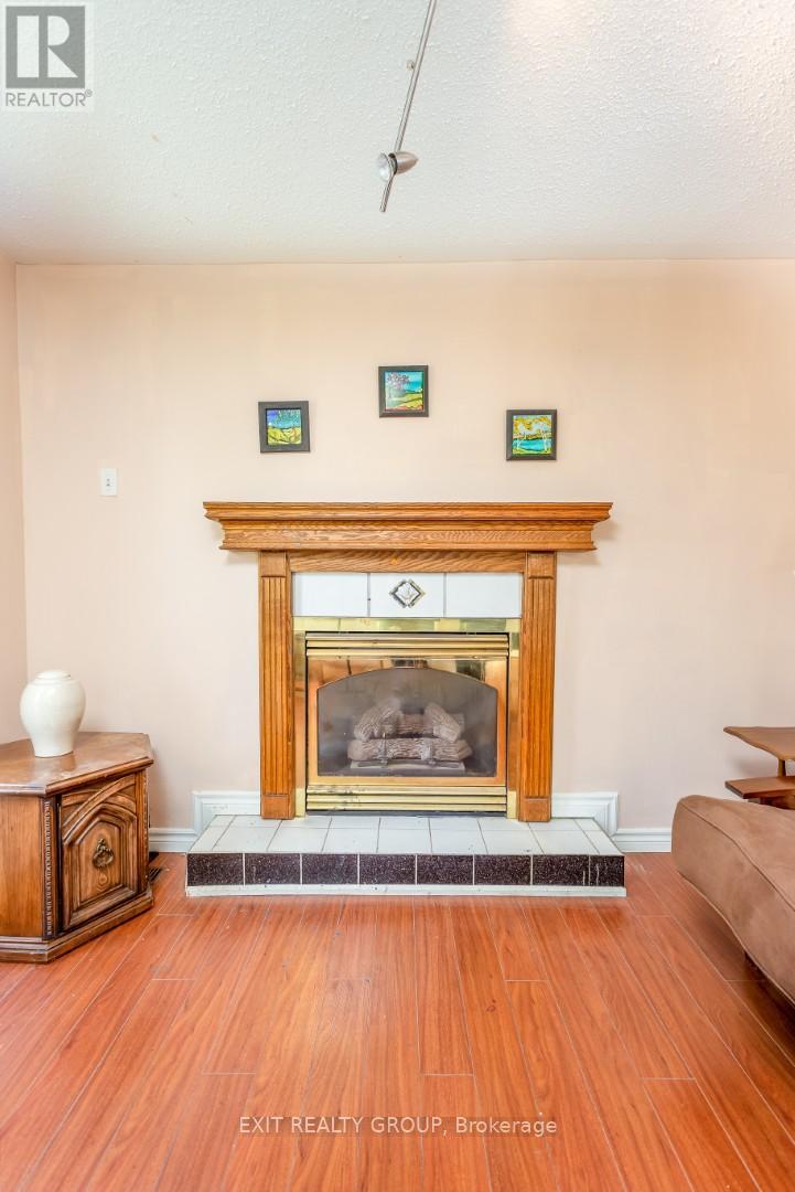 120 LORNE AVENUE - 23