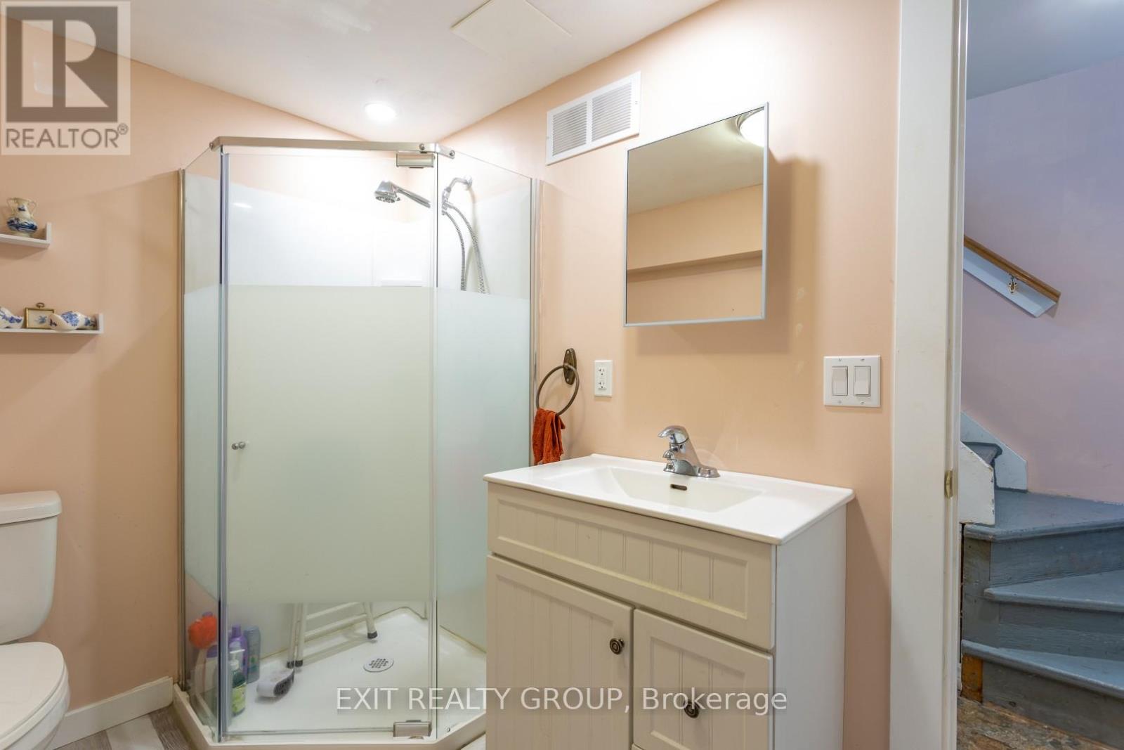 120 LORNE AVENUE - 26