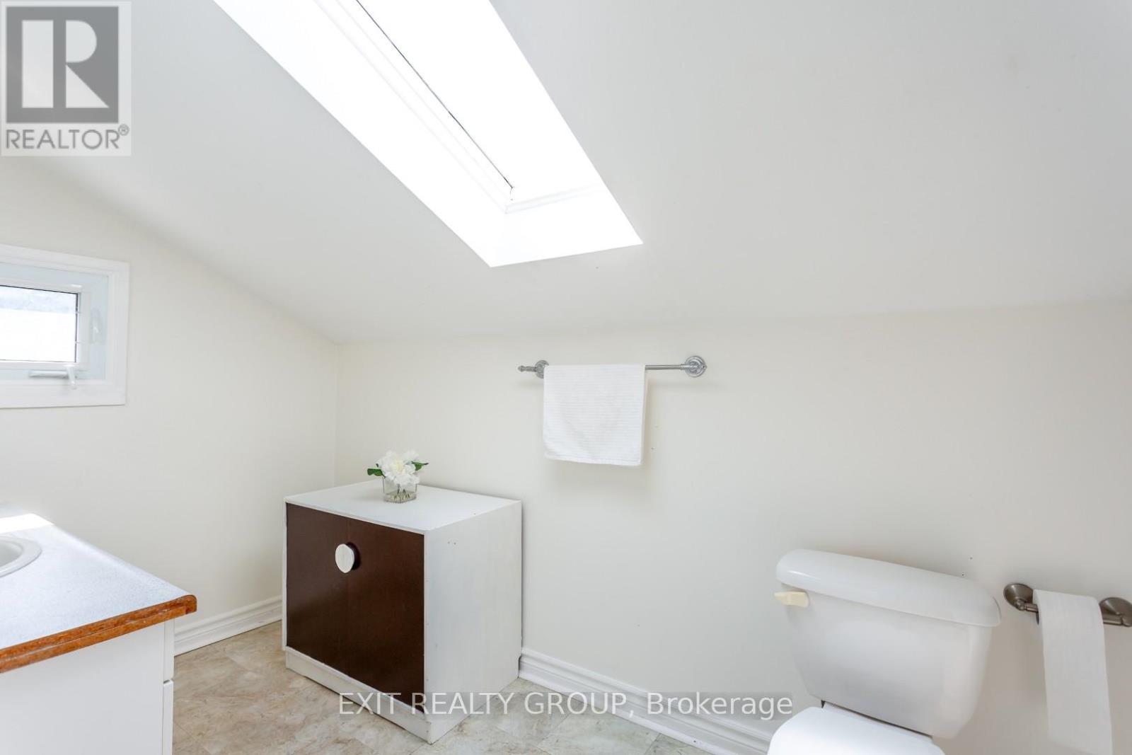 120 LORNE AVENUE - 38