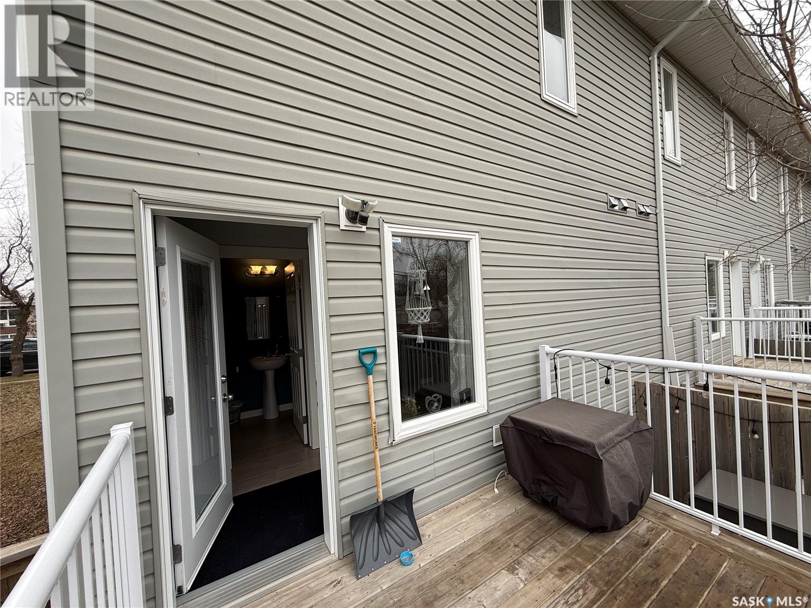 #529 ALEXANDRA STREET - 32