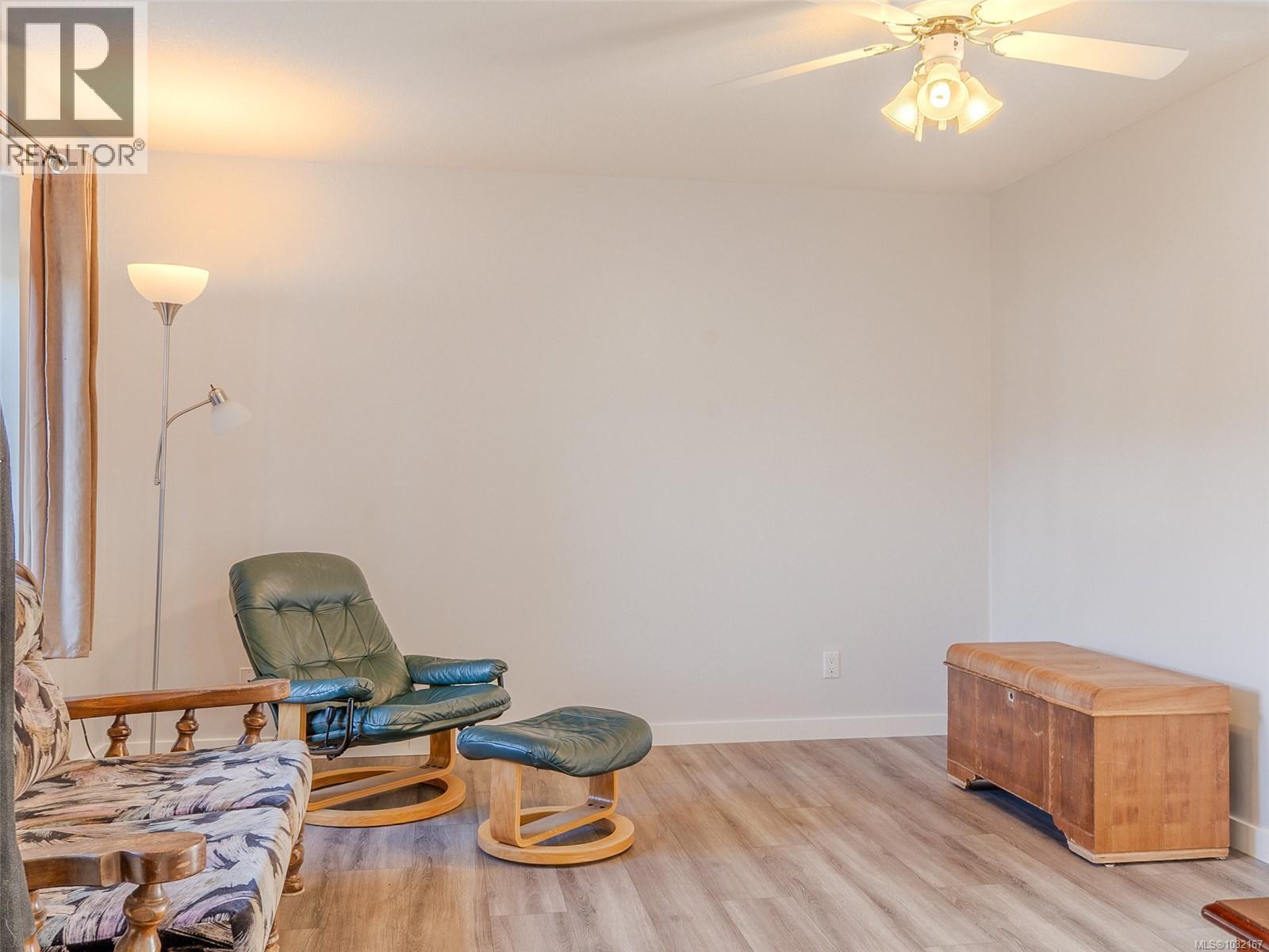 6614 Everest Dr - 33