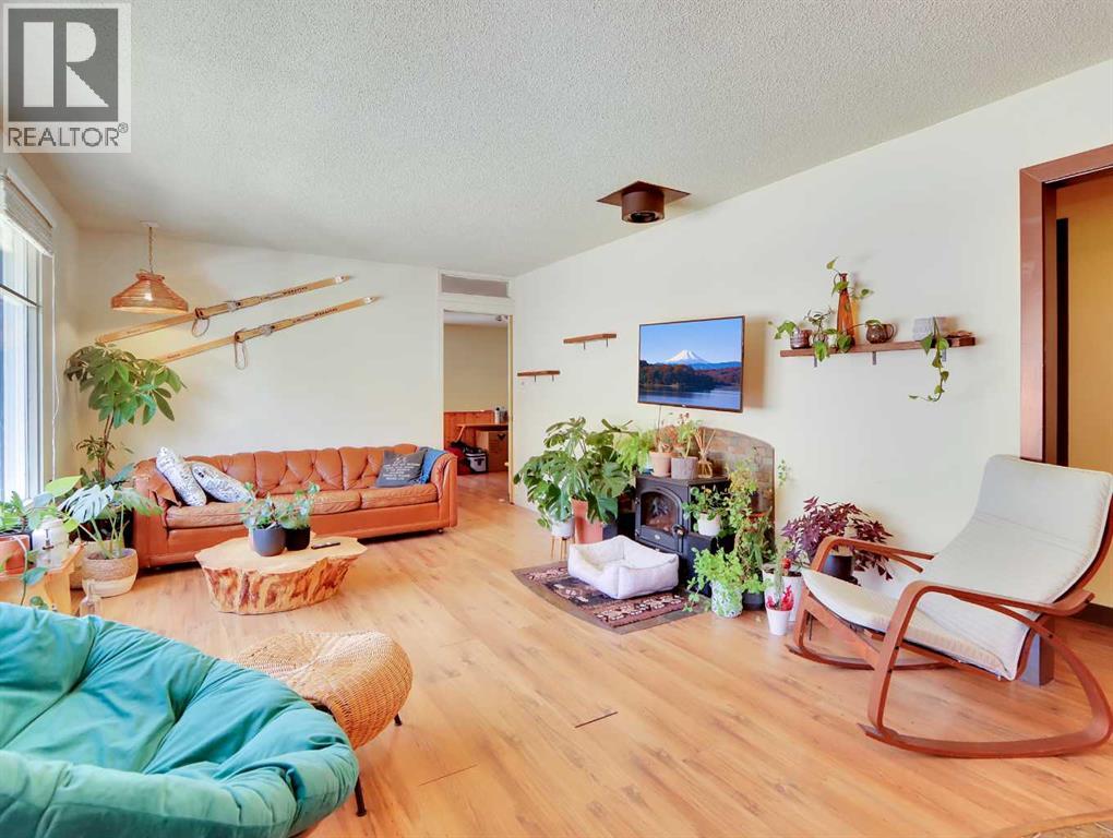 252 THREE SISTERS DRIVE - 18