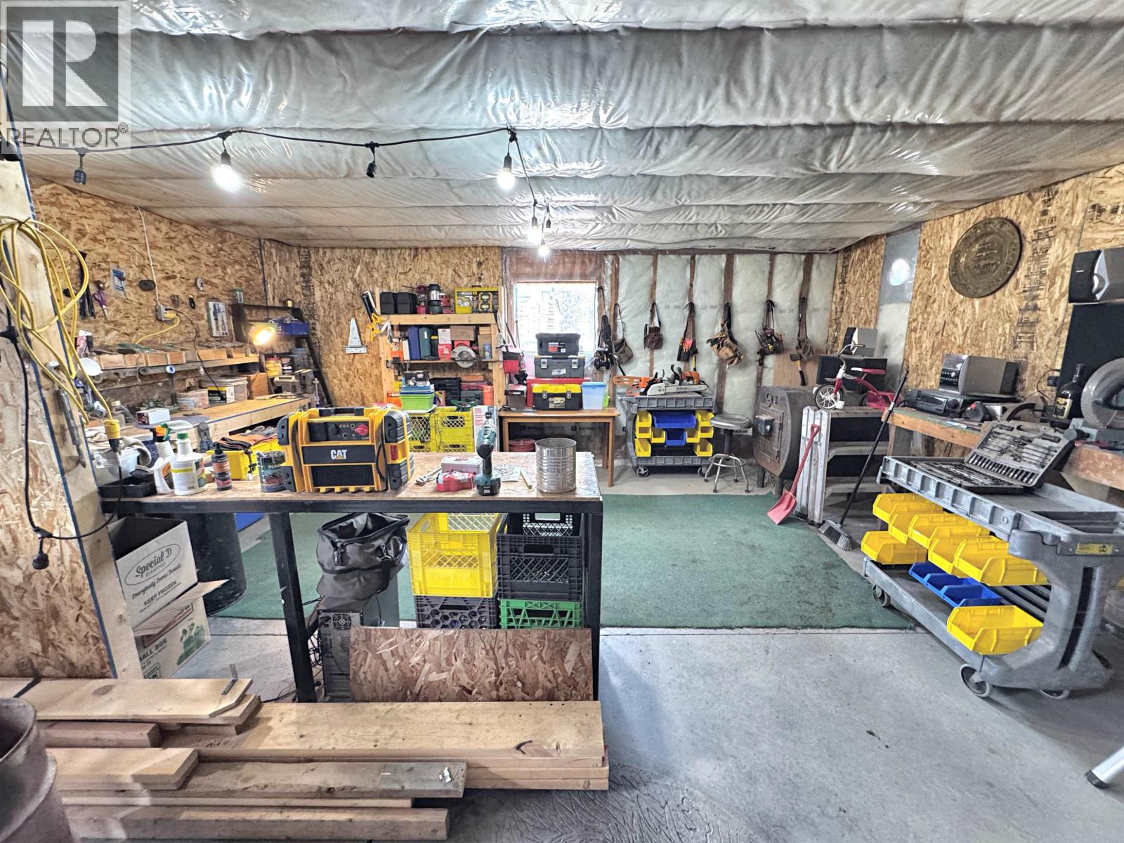 6265 HORSE LAKE ROAD - 28