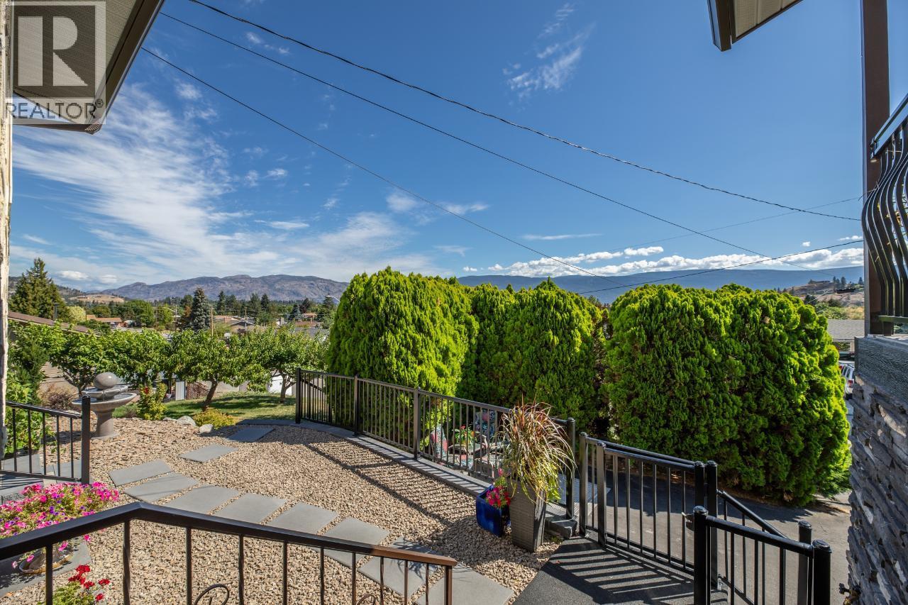 12612 REYNOLDS Avenue - 63