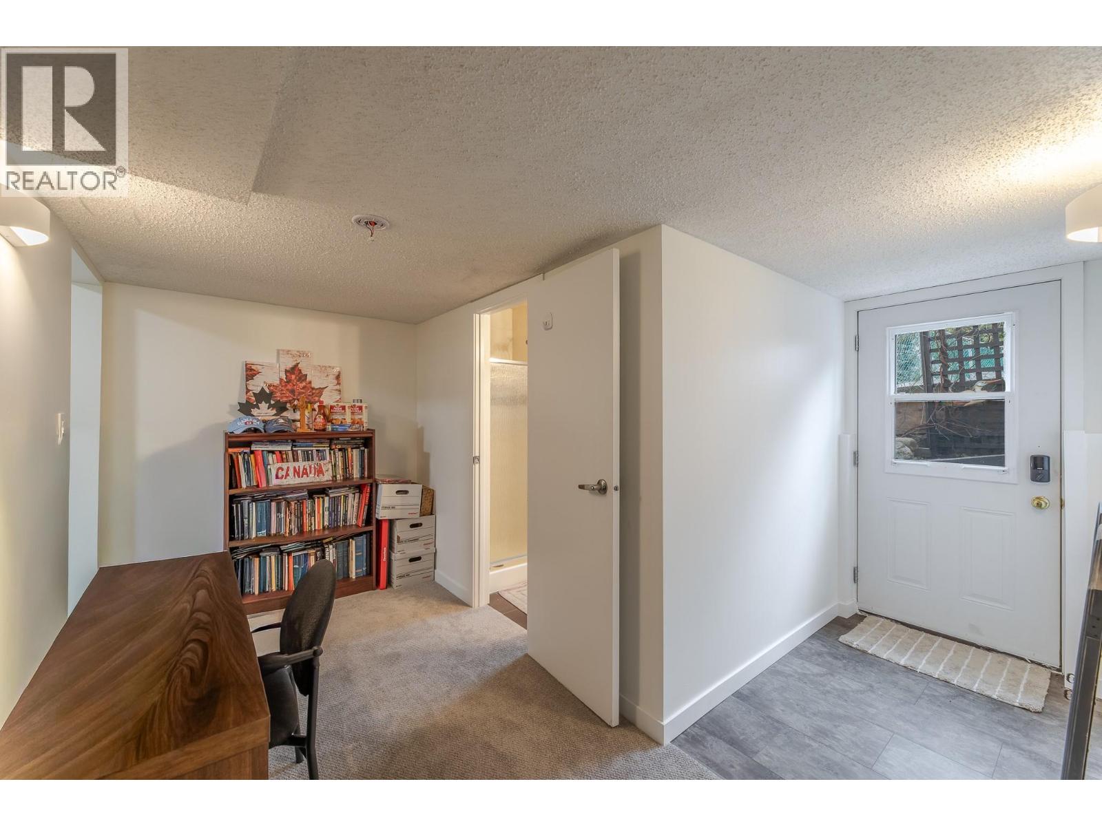 12612 REYNOLDS Avenue, Summerland