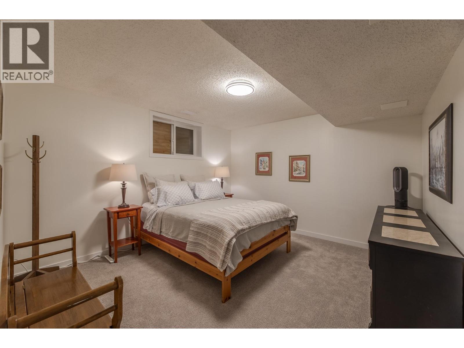 12612 REYNOLDS Avenue, Summerland