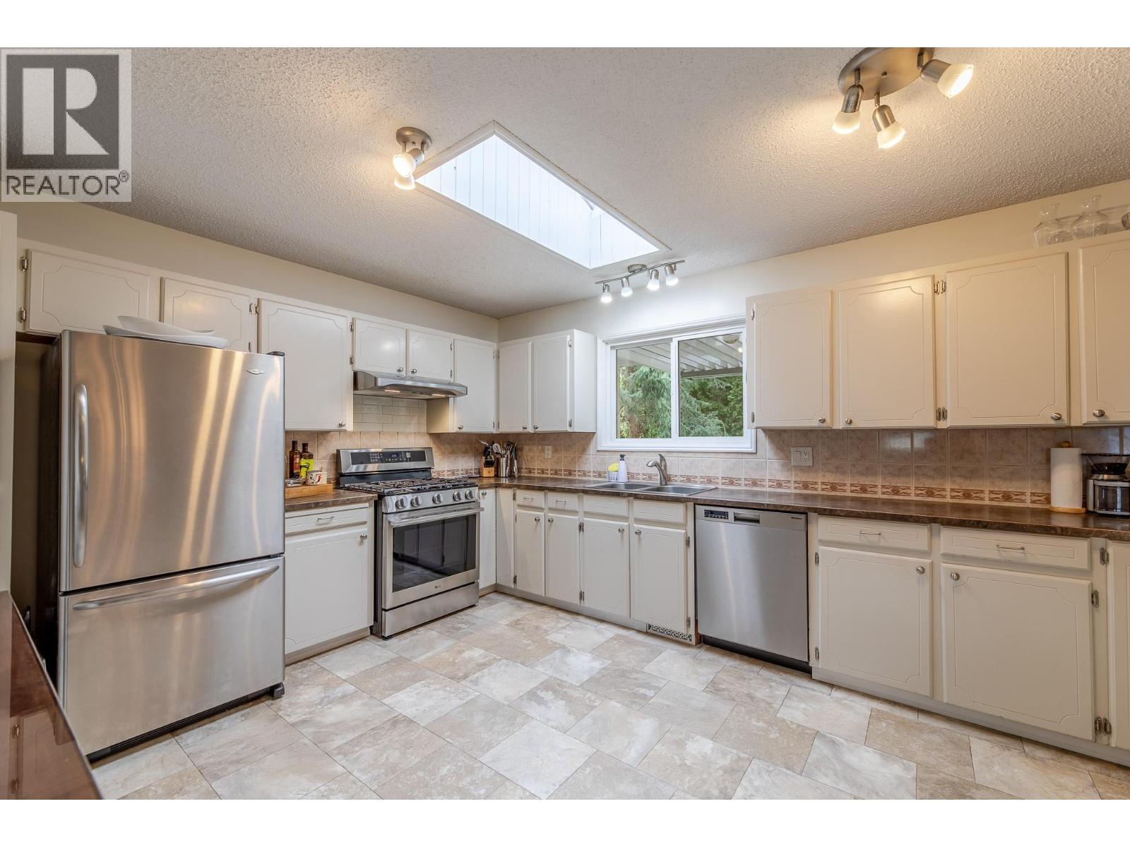 12612 REYNOLDS Avenue, Summerland